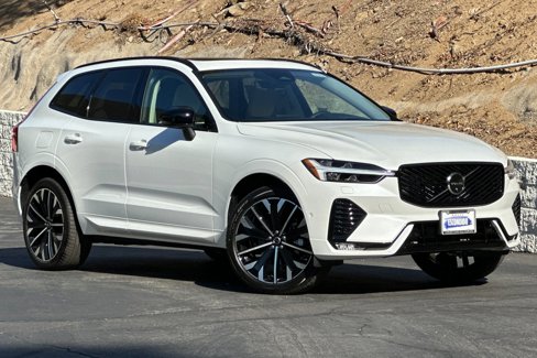 New 2026 Volvo XC60 B5 Ultra w/ Protection Package Premier image 2