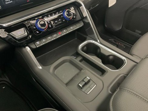 New 2026 GMC Sierra 2500 Denali w/ Denali Reserve Package image 14
