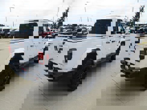 New 2025 Jeep Gladiator Sport image 9