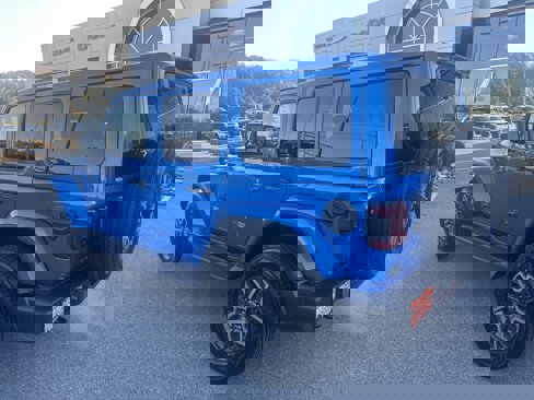 New 2025 Jeep Wrangler Unlimited Sahara w/ Technology Group image 9