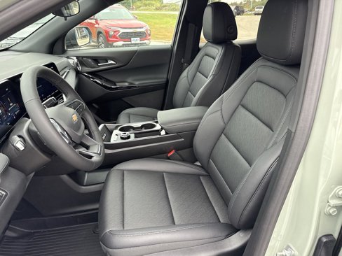 New 2026 Chevrolet Equinox LT w/ Convenience Package II image 11
