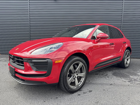 Used 2024 Porsche Macan image 1