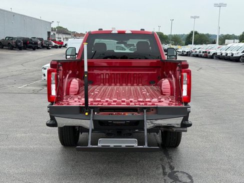 New 2025 Ford F250 XLT w/ F-250 >10K GVWR Package image 28