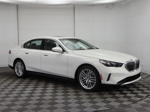 Used 2025 BMW 530i w/ Premium Package image 3