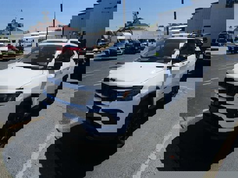 New 2026 Jeep Compass Latitude image 1