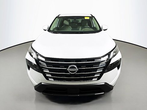 New 2025 Nissan Rogue SV image 2