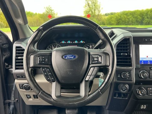 Used 2019 Ford F150 XLT w/ Equipment Group 302A Luxury image 32