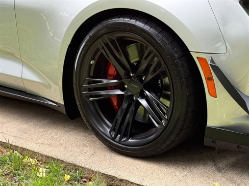 Used 2018 Chevrolet Camaro ZL1 image 34