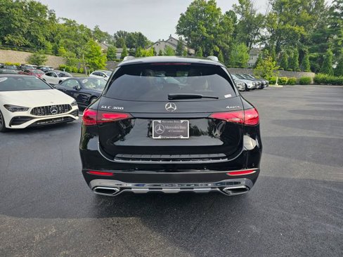 Certified 2025 Mercedes-Benz GLC 300 4MATIC image 9