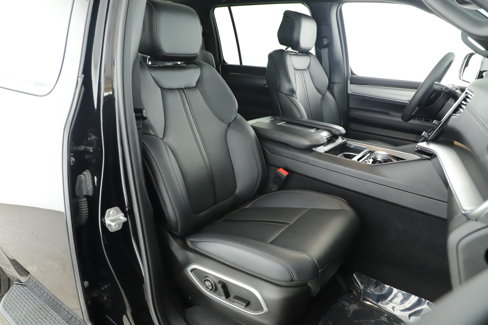 Used 2024 Jeep Wagoneer Series II image 20