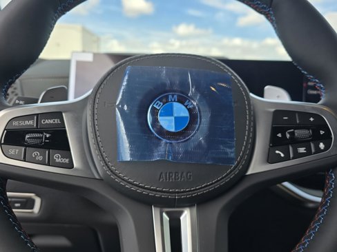New 2026 BMW X7 M60i w/ Executive Package image 25