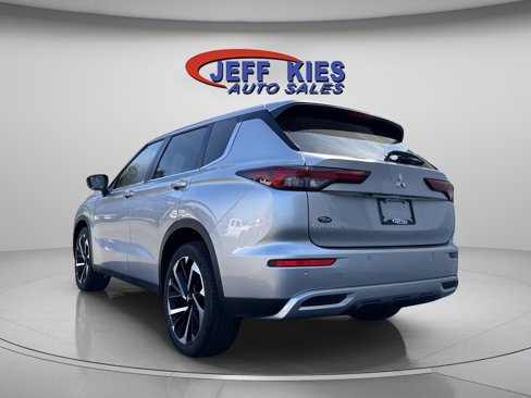 Used 2022 Mitsubishi Outlander SE image 5