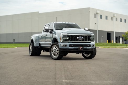 Used 2024 Ford F450 Platinum w/ FX4 Off-Road Package image 26