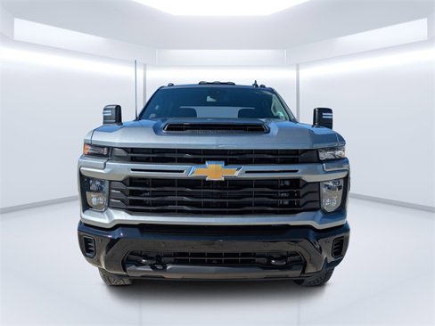 Used 2025 Chevrolet Silverado 2500 Custom w/ Custom Value Package image 8