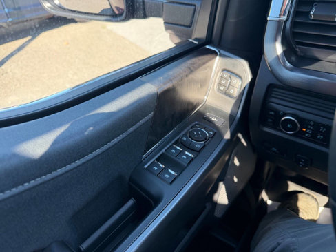 Used 2025 Ford F350 Lariat w/ Tremor Off-Road Package image 17