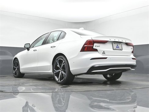 Used 2025 Volvo S60 B5 Plus w/ Climate Package image 42
