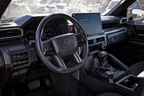 Used 2024 Toyota Tacoma TRD Off-Road image 21