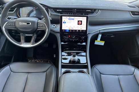 New 2025 Jeep Grand Cherokee L Altitude image 12