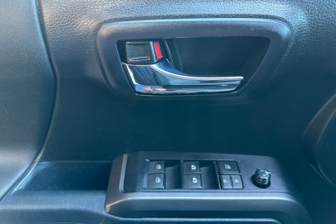 Used 2021 Toyota Tacoma TRD Off-Road image 11
