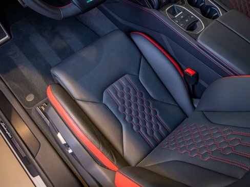 Used 2023 Lamborghini Urus S image 12