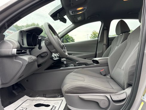 Used 2021 Hyundai Elantra SE image 14