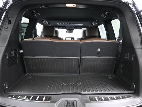 Used 2024 Nissan Armada Platinum w/ Captain's Chairs Package image 23