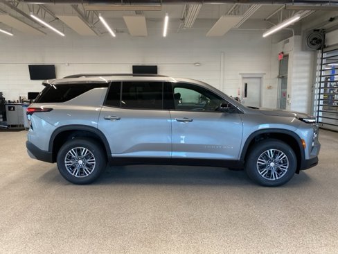 New 2026 Chevrolet Traverse LT w/ LPO, Floor Liner Package image 4