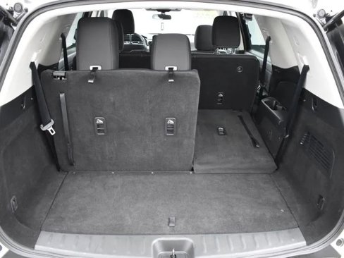 Used 2023 Nissan Pathfinder SV image 18
