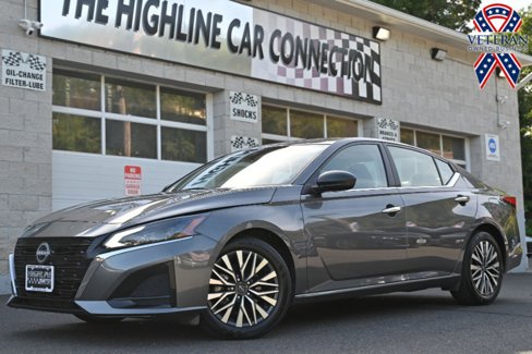 Used 2025 Nissan Altima 2.5 SV image 1