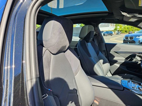 New 2026 BMW 550e xDrive w/ Premium Package image 13