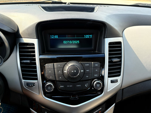 Used 2014 Chevrolet Cruze LS image 26