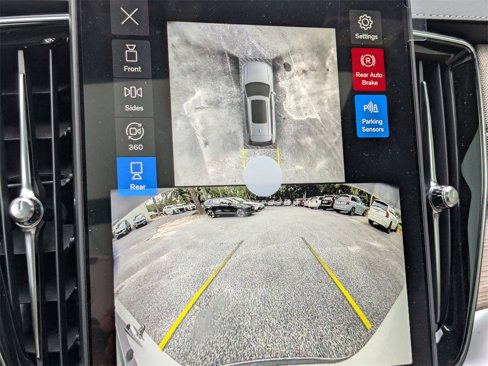 New 2026 Volvo XC90 B6 Plus w/ Protection Package Premier image 23