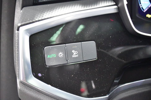 Used 2025 Audi Q3 2.0T Premium image 16
