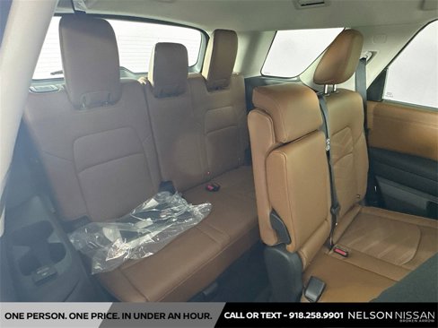 New 2025 Nissan Pathfinder Platinum image 29