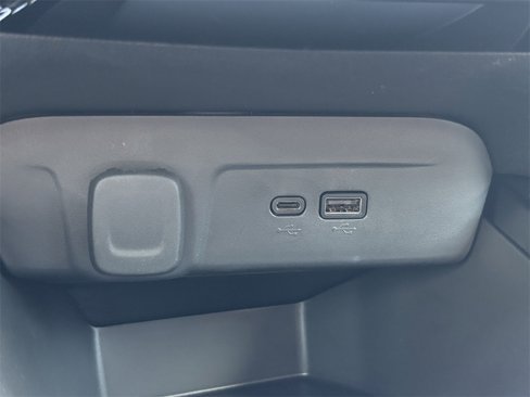 Used 2025 Chevrolet Trax LT w/ Driver Confidence Package image 29