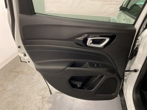 New 2026 Jeep Compass Latitude image 21