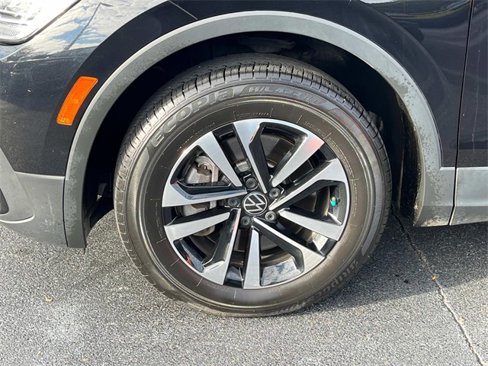 Used 2022 Volkswagen Tiguan S image 11