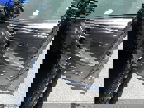 Used 2018 Toyota Corolla L image 48