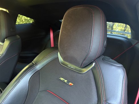 Used 2018 Chevrolet Camaro ZL1 image 52