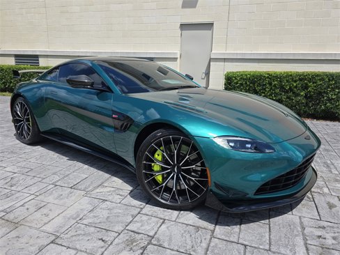 Used 2022 Aston Martin V8 Vantage Coupe image 22