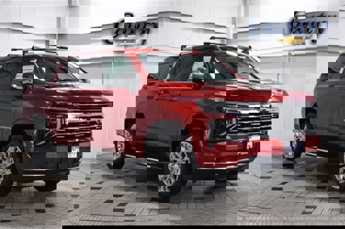 New 2026 Chevrolet Suburban Premier image 1