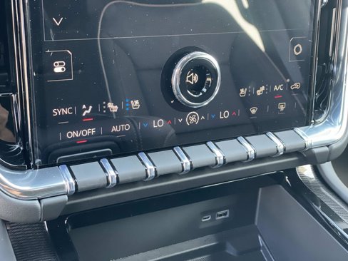 New 2026 GMC Yukon XL Elevation w/ Elevation Premium Package image 15