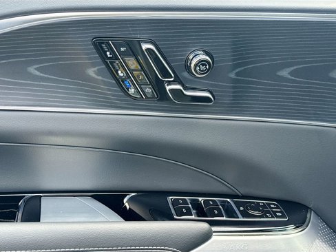 New 2026 Cadillac Lyriq V image 18