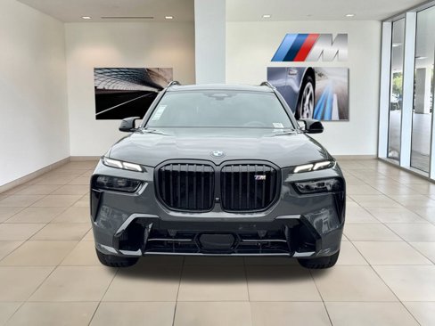 New 2026 BMW X7 M60i image 3