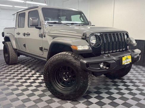 Used 2021 Jeep Gladiator Willys image 1
