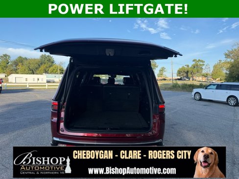 Used 2023 Jeep Wagoneer L Series II image 12
