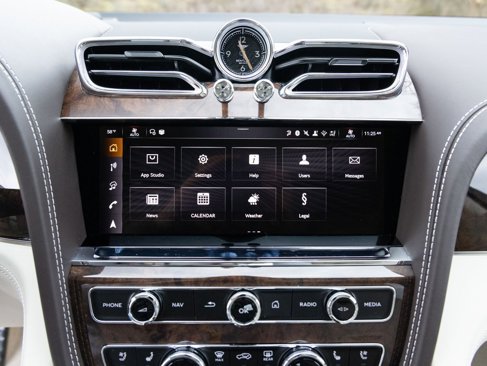 New 2025 Bentley Bentayga image 41