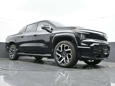 New 2025 Chevrolet Silverado EV RST image 40