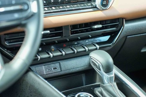 Used 2025 GMC Canyon AT4 image 26