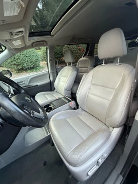 Used 2020 Toyota Sienna XLE image 14